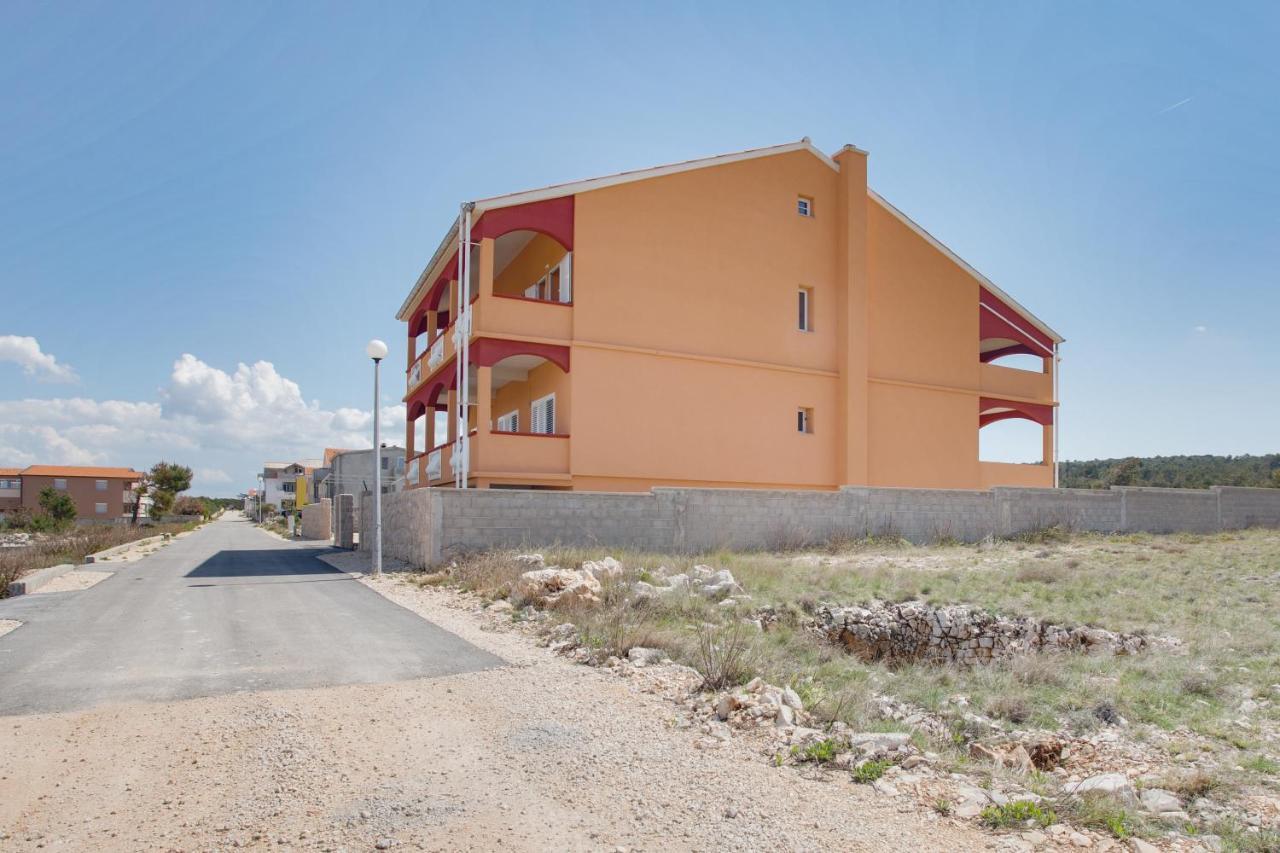 Kameni Put Apartamento Ražanac Exterior foto