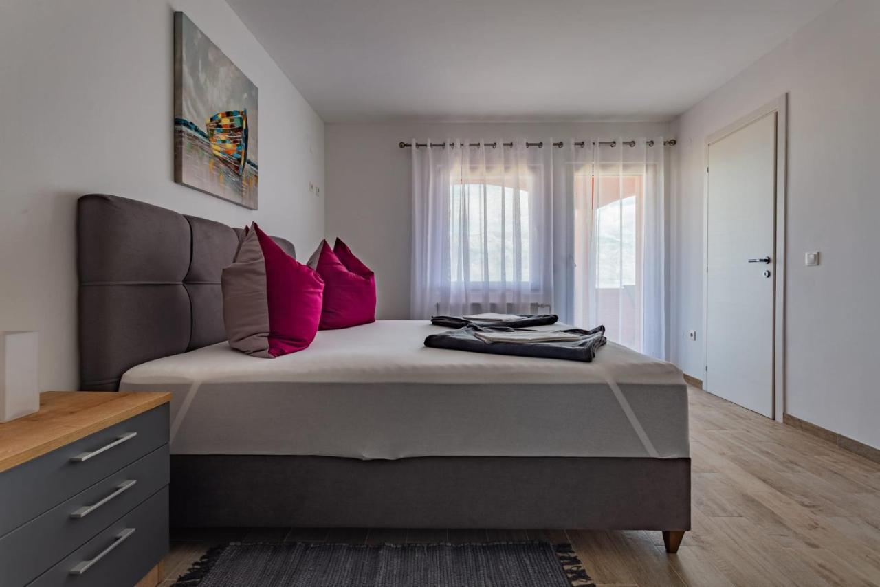 Kameni Put Apartamento Ražanac Exterior foto