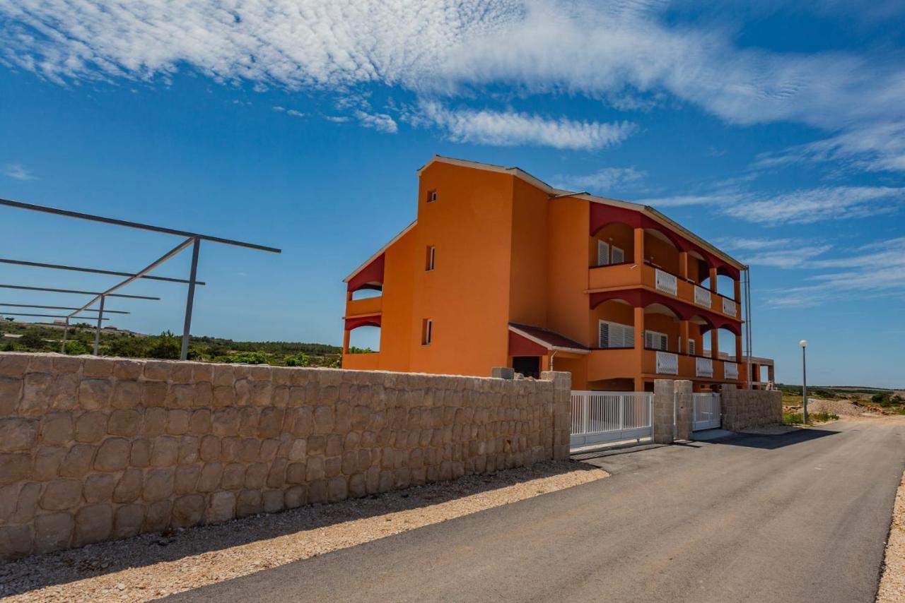 Kameni Put Apartamento Ražanac Exterior foto