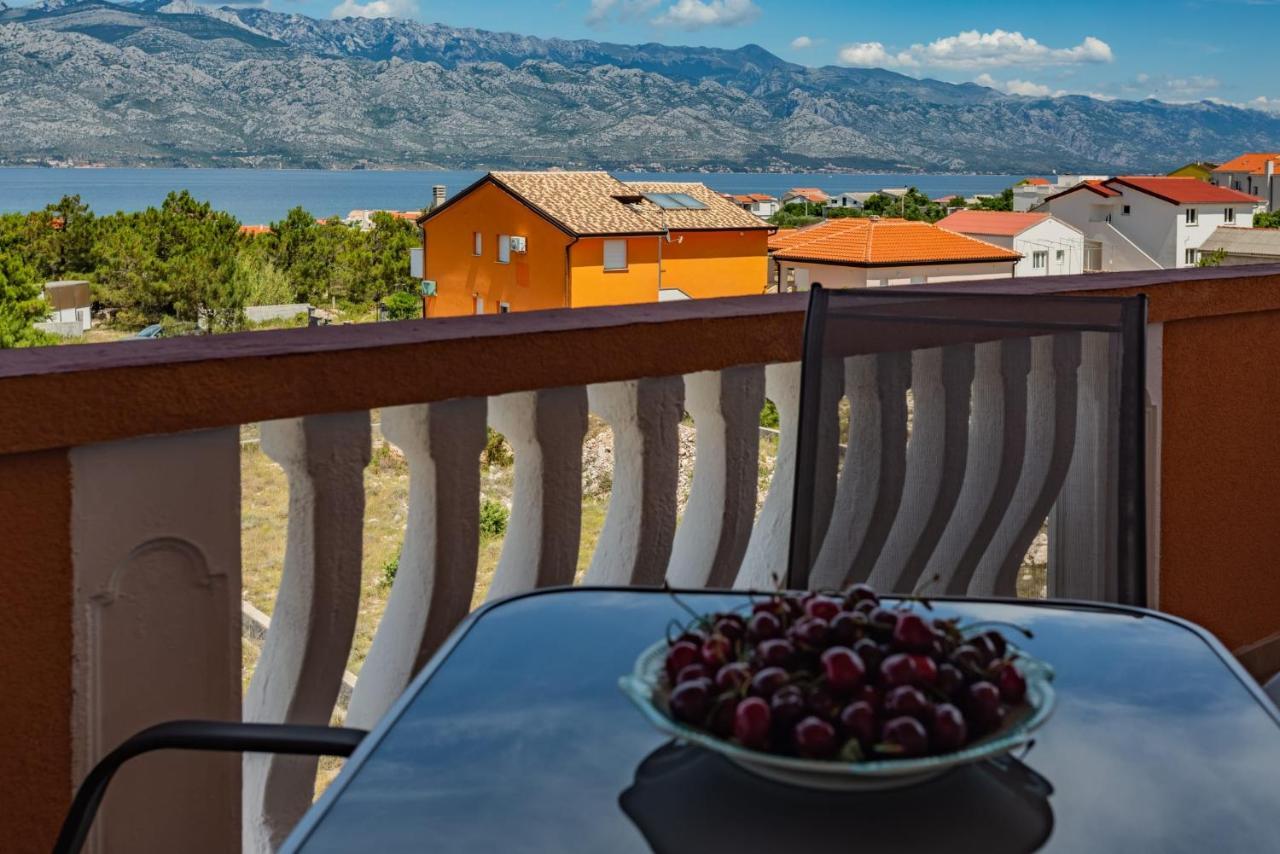 Kameni Put Apartamento Ražanac Exterior foto