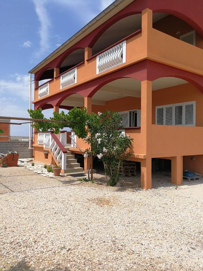 Kameni Put Apartamento Ražanac Exterior foto