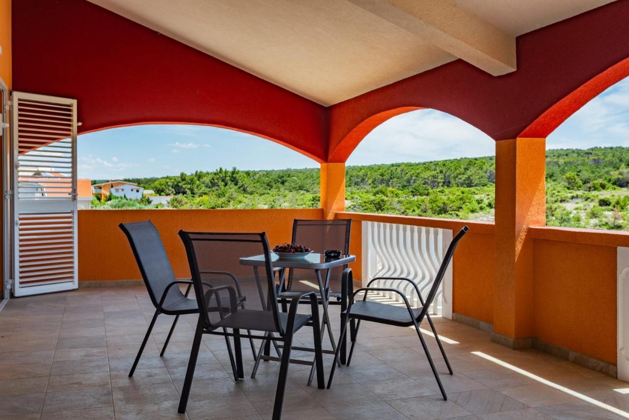 Kameni Put Apartamento Ražanac Exterior foto