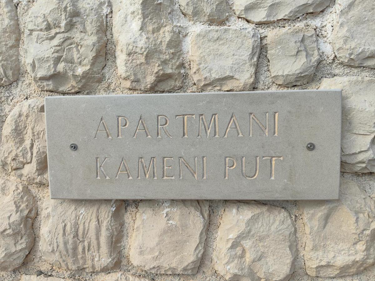 Kameni Put Apartamento Ražanac Exterior foto